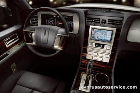 LINCOLN NAVIGATOR BASE GRADE