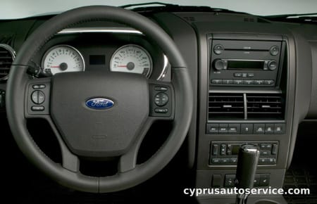 FORD EXPLORER SPORT TRAC XLT