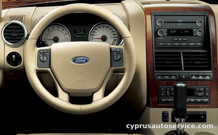 FORD EXPLORER V8 EDDIE BAUER
