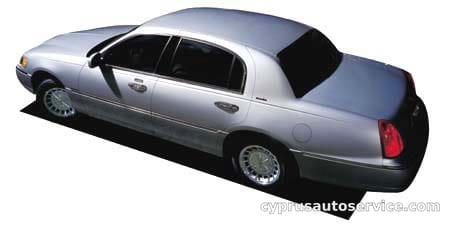 LINCOLN TOWNCAR SIGNATURE ST