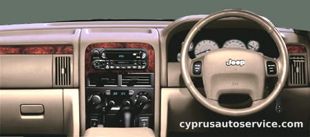 CHRYSLER JEEP JEEP GRAND CHEROKEE LAREDO V8
