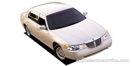 LINCOLN TOWNCAR SIGNATURE ST