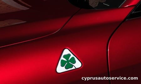 ALFA ROMEO GIULIA QUADRIFOGLIO COLLEZIONE