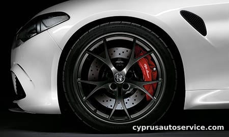 ALFA ROMEO GIULIA QUADRIFOGLIO CARBONIO