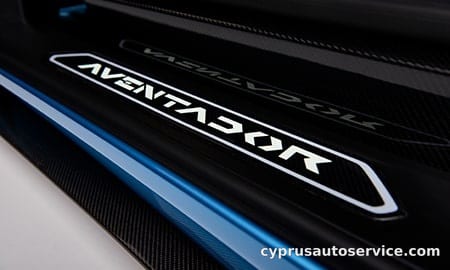 LAMBORGHINI AVENTADOR S ROADSTER
