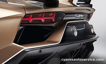 LAMBORGHINI AVENTADOR SVJ ROADSTER