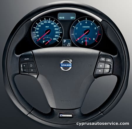 VOLVO C30 T5 R-DESIGN
