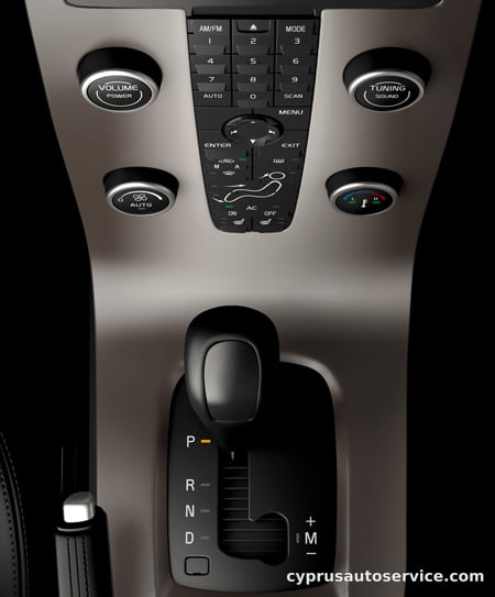 VOLVO C30 T5 R-DESIGN