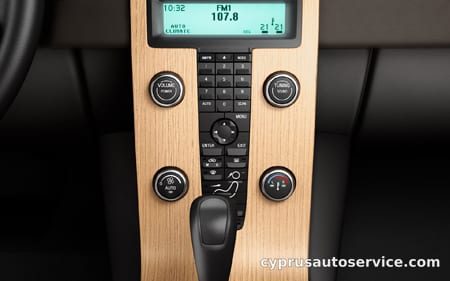 VOLVO C30 T5 R-DESIGN
