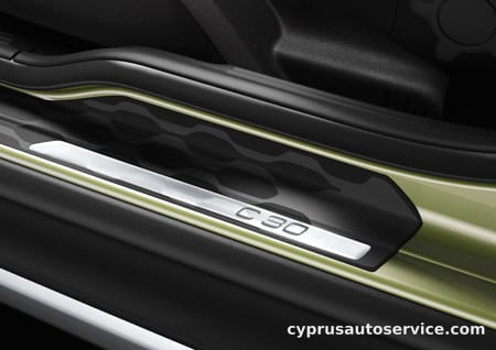 VOLVO C30 T5 R-DESIGN