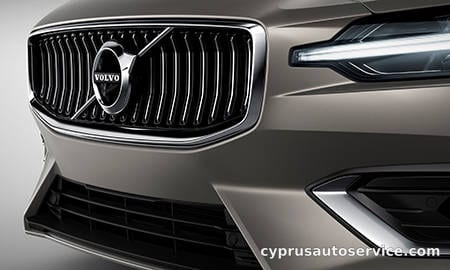 VOLVO V60 T6 TWIN ENGINE AWD MOMENTUM