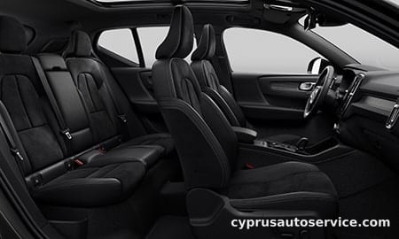 VOLVO XC40 ULTIMATE B4 AWD DARK EDITION