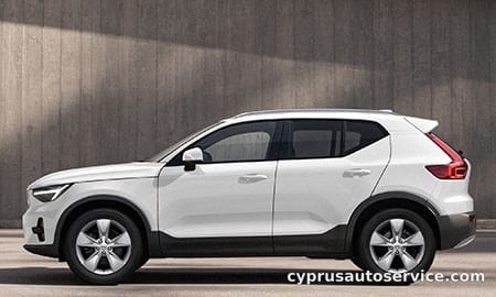 VOLVO XC40 ESSENTIAL B3 SELECTION
