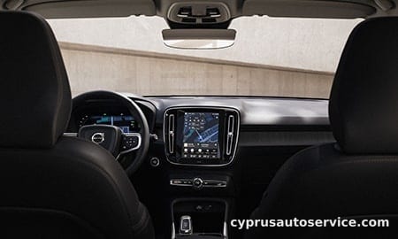 VOLVO XC40 ESSENTIAL B3 SELECTION
