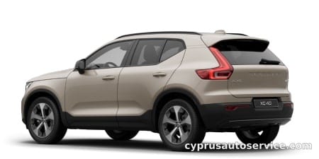 VOLVO XC40 ULTRA B4 AWD DARK EDITION SAND DUNE
