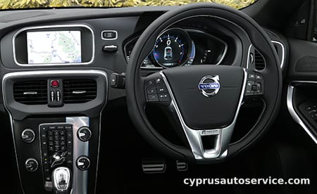 VOLVO V40 T5 R-DESIGN