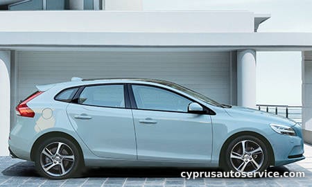VOLVO V40 T3 AMAZON BLUE EDITION