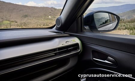 CHRYSLER JEEP JEEP AVENGER 4XE HYBRID LAUNCH EDITION