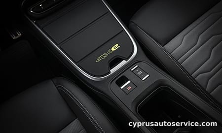 CHRYSLER JEEP JEEP AVENGER 4XE HYBRID LAUNCH EDITION