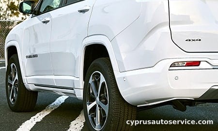 CHRYSLER JEEP JEEP COMMANDER OVERLAND
