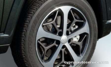 CHRYSLER JEEP JEEP COMMANDER TRACK EDITION