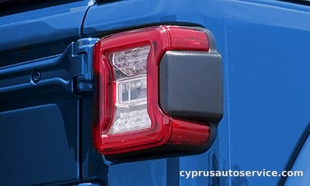 CHRYSLER JEEP JEEP WRANGLER UNLIMITED SAHARA SKY ONE TOUCH POWER TOP