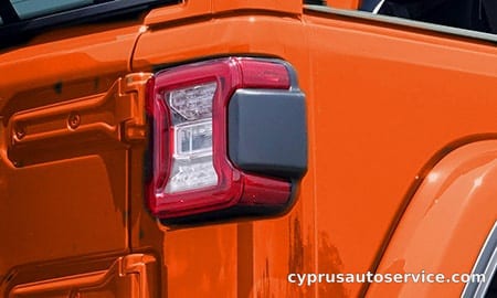 CHRYSLER JEEP JEEP WRANGLER UNLIMITED SAHARA POWER TOP