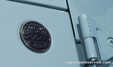 CHRYSLER JEEP JEEP WRANGLER UNLIMITED SAHARA ALTITUDE