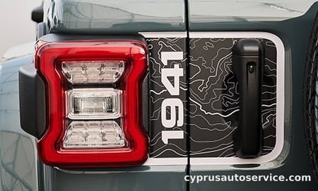 CHRYSLER JEEP JEEP WRANGLER UNLIMITED SAHARA LAUNCH EDITION