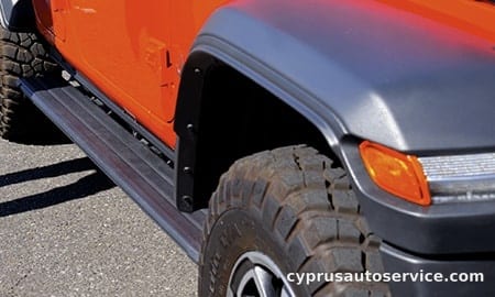 CHRYSLER JEEP JEEP WRANGLER UNLIMITED SAHARA POWER SIDE STEP