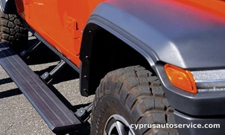 CHRYSLER JEEP JEEP WRANGLER UNLIMITED SAHARA POWER SIDE STEP
