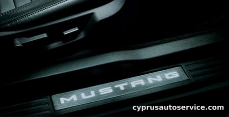 FORD MUSTANG V8 GT COUPE THE BLACK