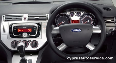 FORD KUGA TREND