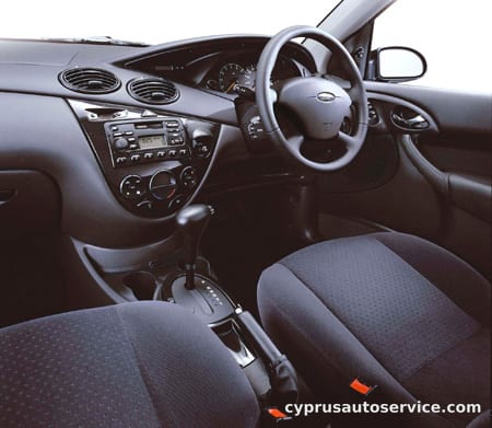 EUROPE FORD FOCUS WAGON 2000GHIA