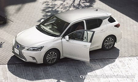 LEXUS CT200H CHERISHED TOURING
