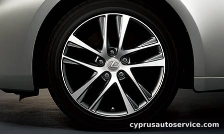 LEXUS IS300H