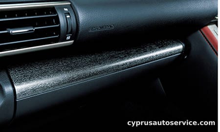 LEXUS IS300H BLACK SEQUENCE