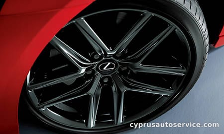 LEXUS IS300H BLACK SEQUENCE
