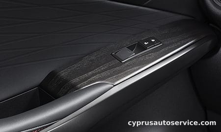 LEXUS IS300H F SPORT MODE BLACK S