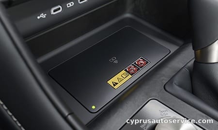 LEXUS IS300H VERSION L