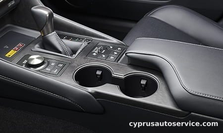 LEXUS IS300H VERSION L