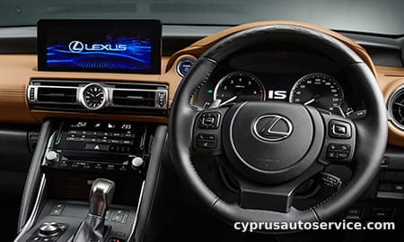 LEXUS IS300H VERSION L