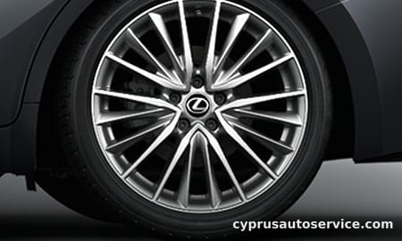 LEXUS IS300H