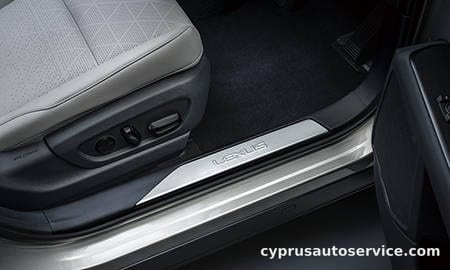LEXUS UX200