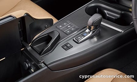 LEXUS UX300H VERSION L