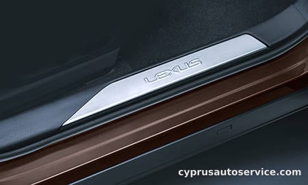LEXUS UX250H BROWN EDITION