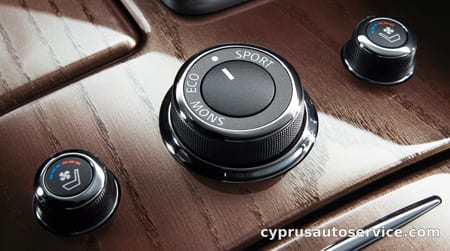 NISSAN CIMA HYBRID VIP