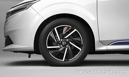 NISSAN NOTE X FOUR BEAMS EDITION