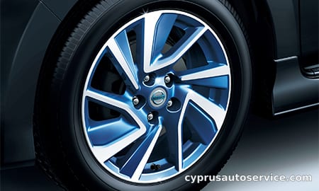 NISSAN LEAF S AERO STYLE