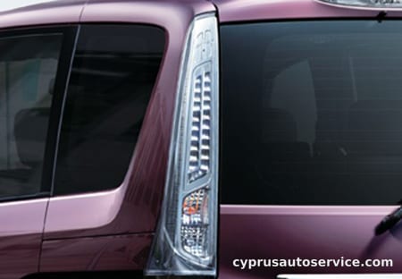 NISSAN SERENA HIGHWAY STAR S-HYBRID